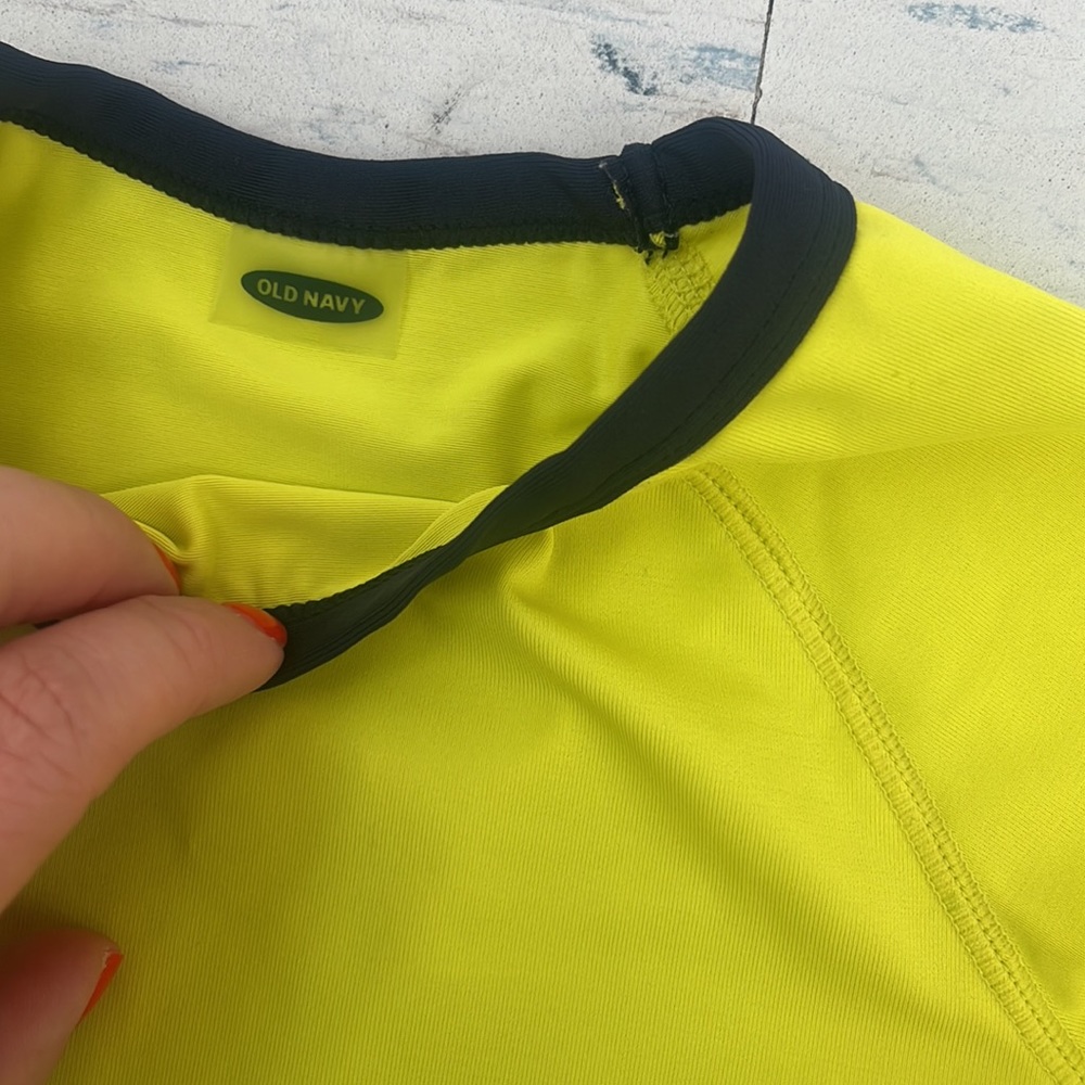 OLD NAVY RASH GUARD - Picture 2 of 3